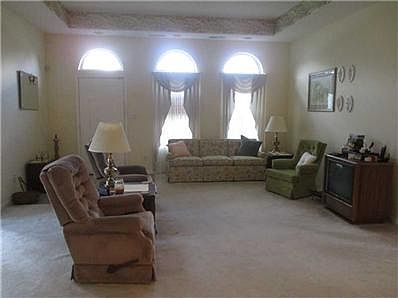 5th image of 7710 Briarstone Dr