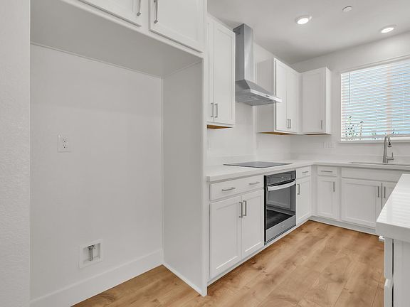 5th image of 7841 Delta Shores Cir N