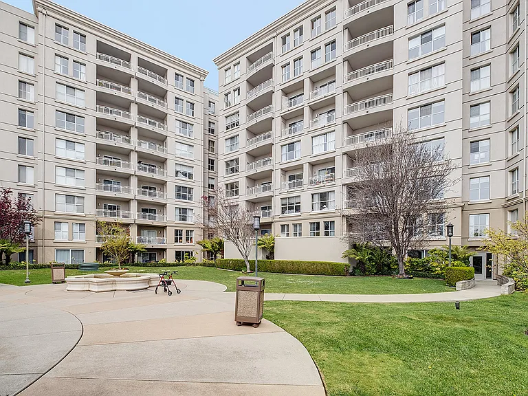 140 S Van Ness Ave #1131 — Photo 25
