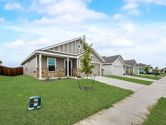 3rd image of 205 Jasmine Dr