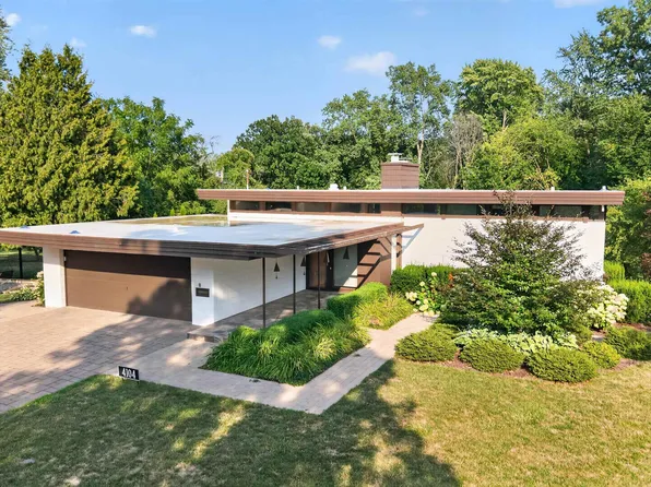 4104 Berkshire Ct, Midland, MI 48640