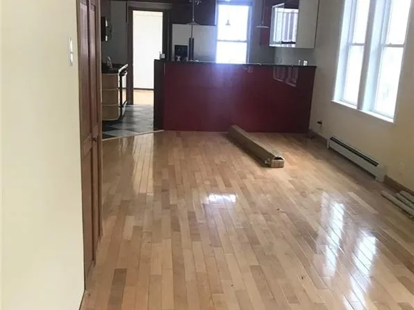 3743 Neptune Avenue image 12 of 20