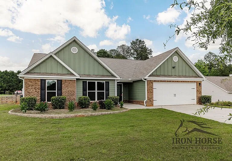 1394 Hardigree Rd — Photo 1