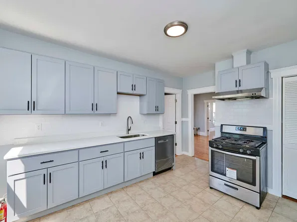 35 Lonsdale St #2, Dorchester Center, MA 02124