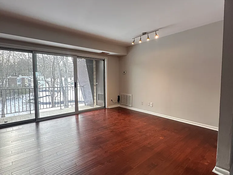 11625 Vantage Hill Rd #22B — Photo 5