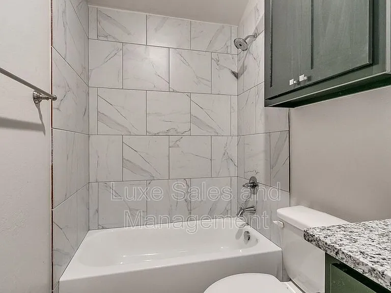 8003 NW 105th Ter — Photo 16