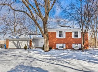 4407 Shabbona Ln, Lisle, IL 60532