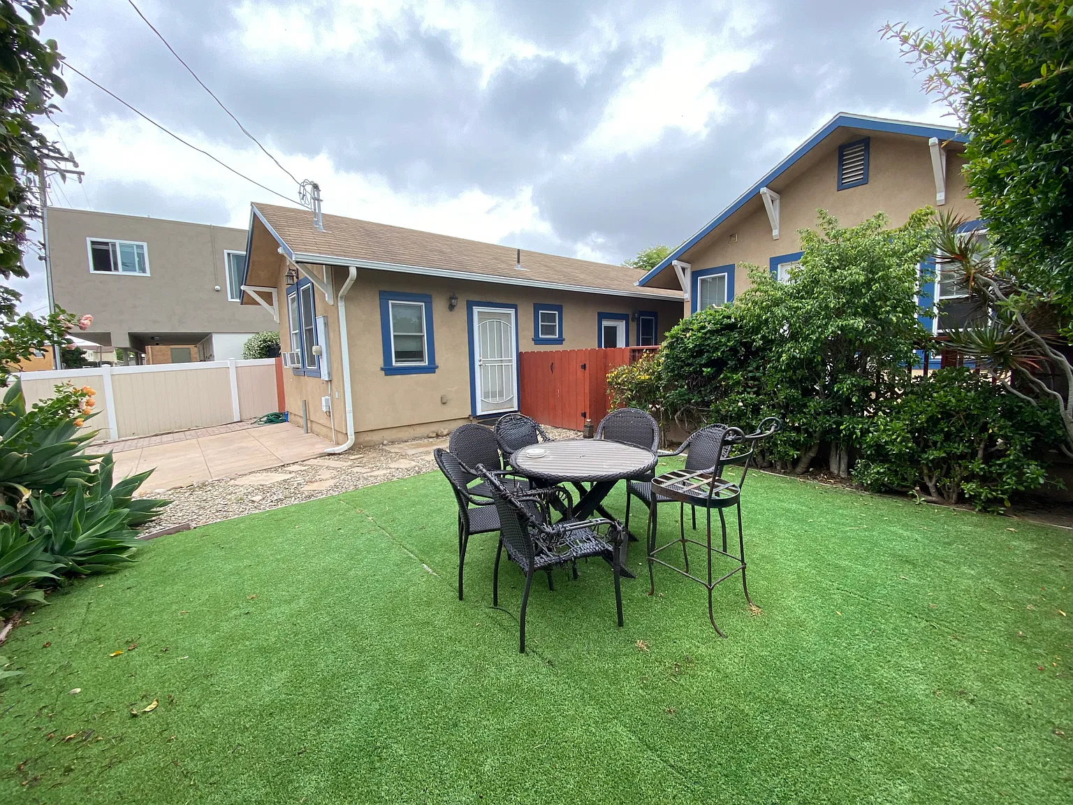 Studio, 300 sqft, $1,695 — Photo 1