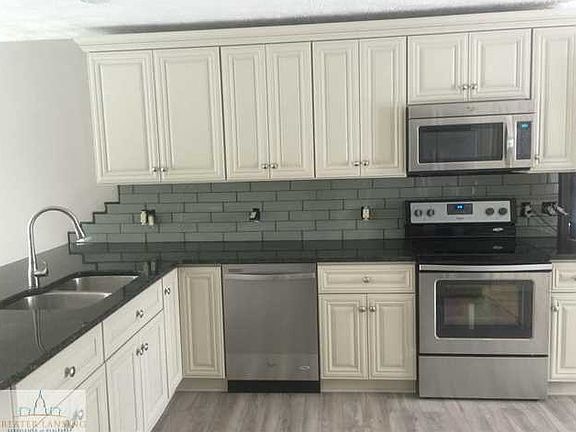 3rd image of 1838 Briarwood Dr