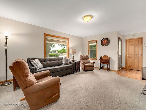 2nd image of 4628 Yackley Ave