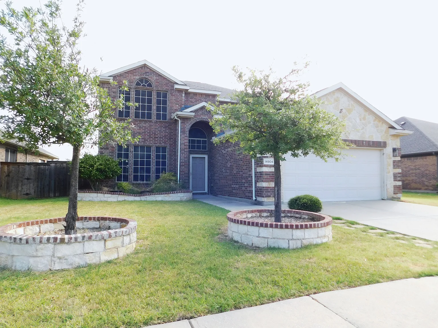 4 bed, 2.5 bath, 2908 sqft, $2,995 — Photo 3
