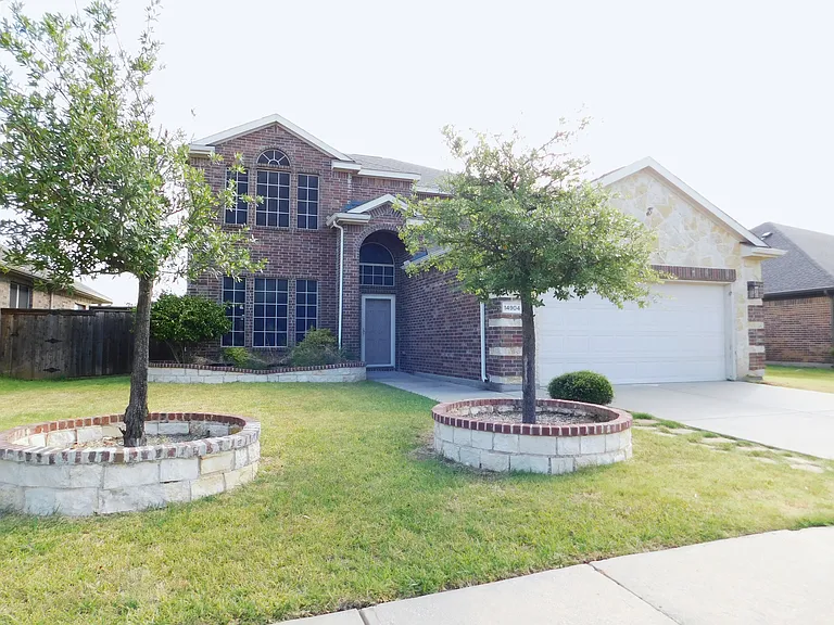 14904 Riverside Dr — Photo 3