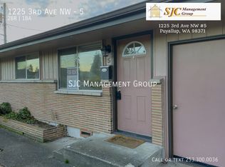 1225 3rd Ave NW APT 5, Puyallup, WA 98371