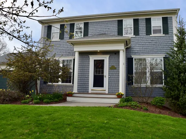 4 Fox Run Road, Essex, VT 05452
