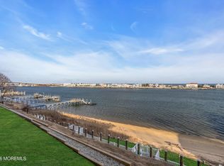 200 Portland Rd APT A-17, Highlands, NJ 07732