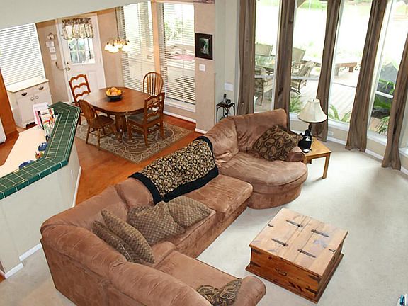 Beautifully open floor plan makes entertaining your guests a breeze.