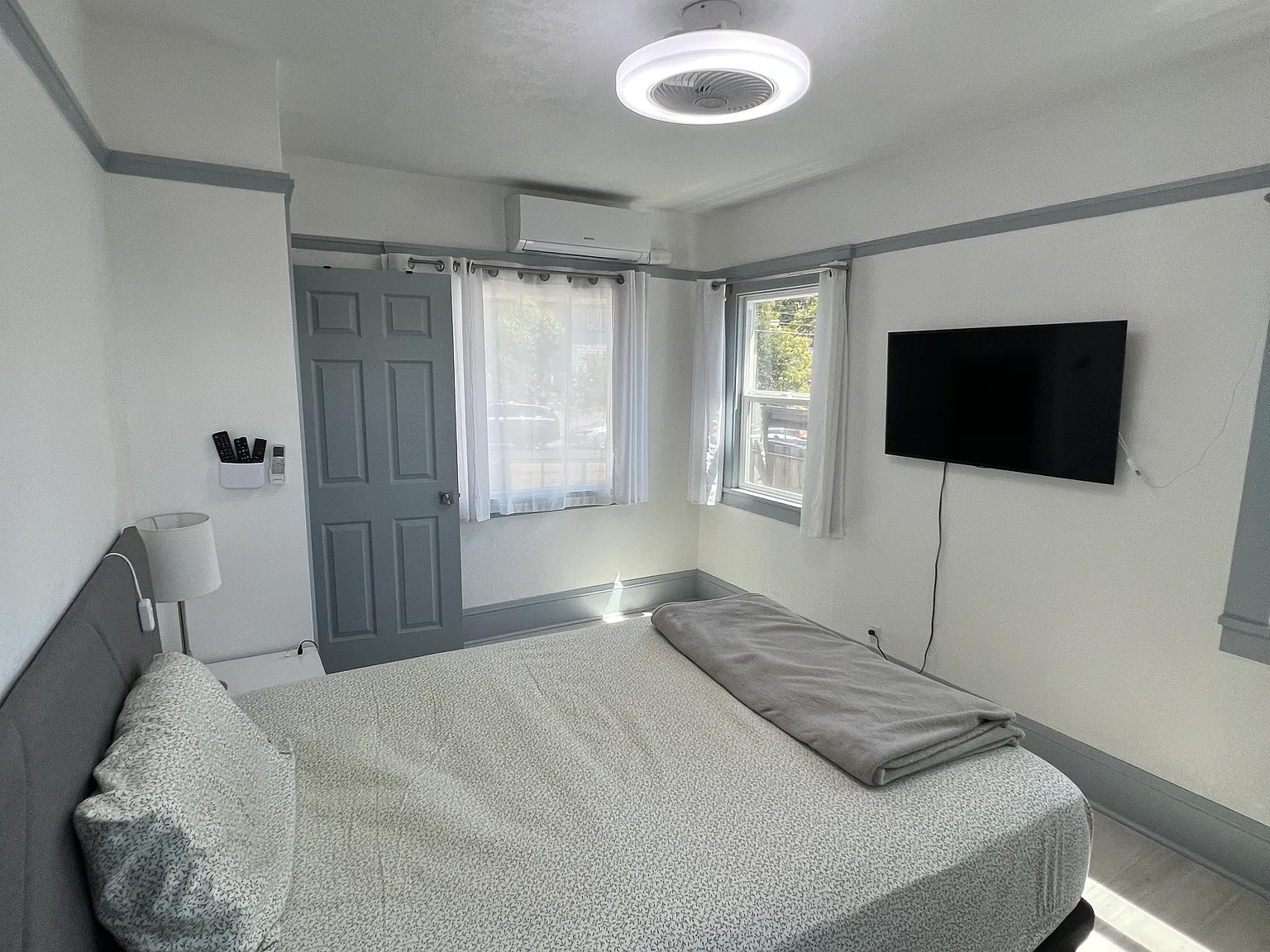 2 bed, 850 sqft, $3,500 — Photo 3