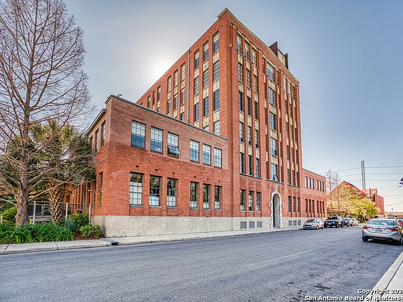 2nd image of 114 Camp St Unit 106