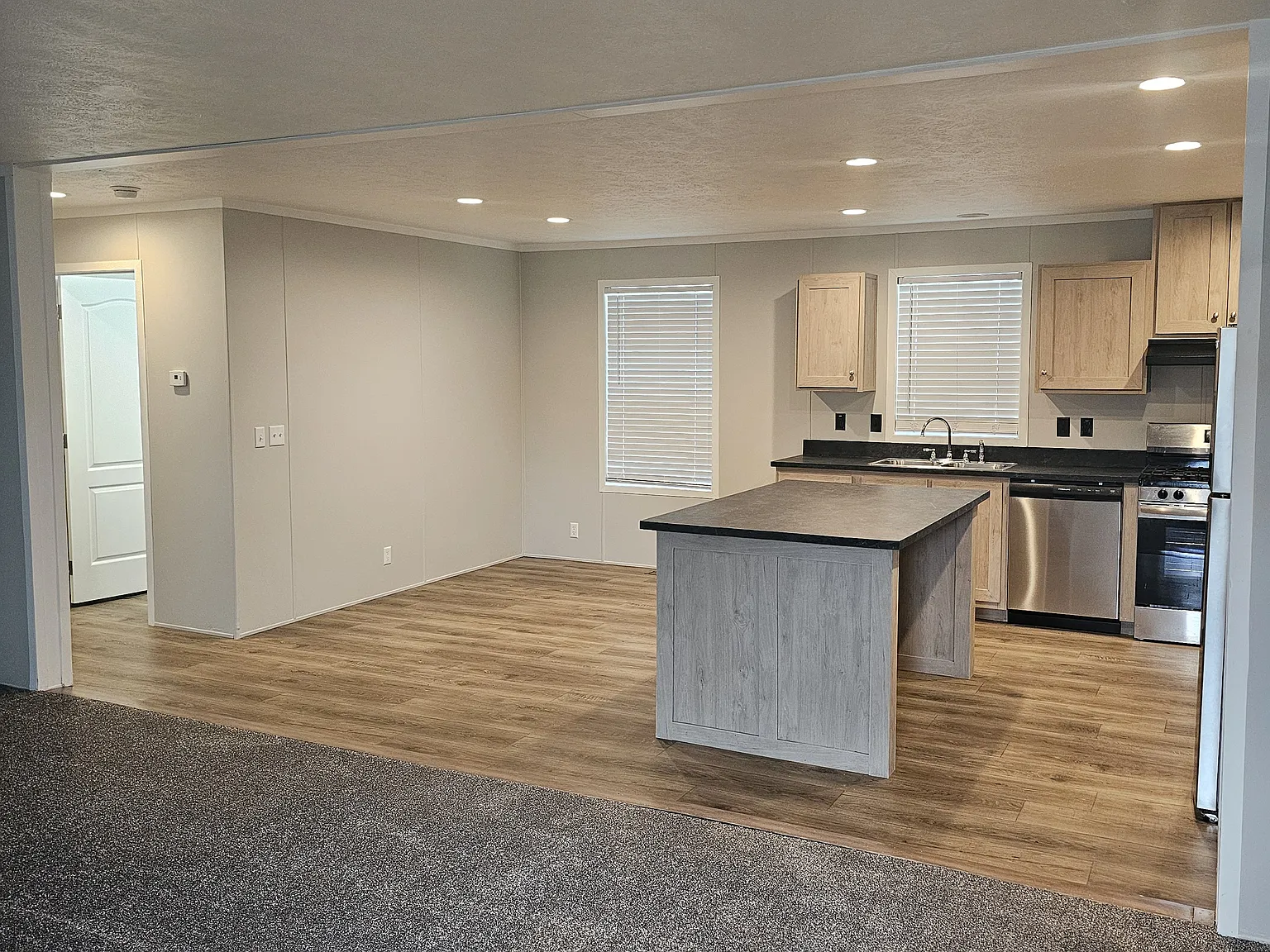 3 bed, 1344 sqft, $1,399 — Photo 1