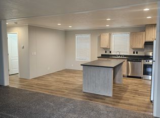 491 Apple St, Westland, MI 48186