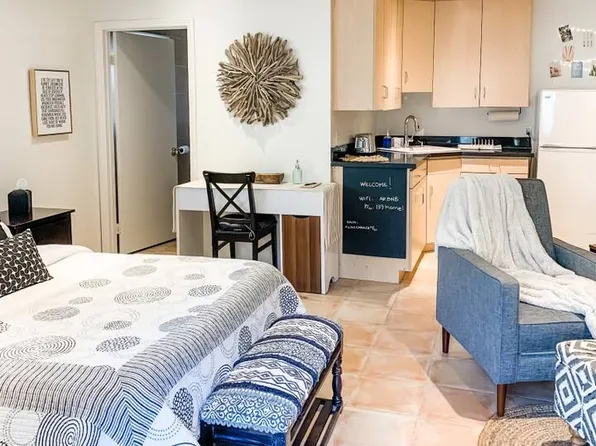 139 N Hamel Dr, Beverly Hills, CA 90211