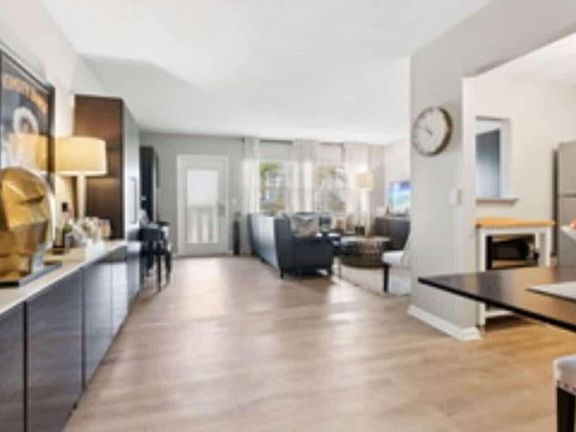 2nd image of 321 Dorset Dr