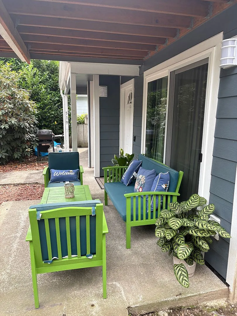 Downtown Renton ground floor gated condo for rent. Newly remodeled. — Photo 1