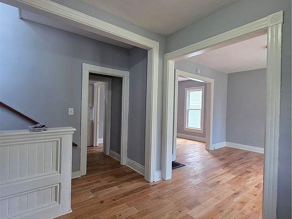 4th image of 134 Grove Pl