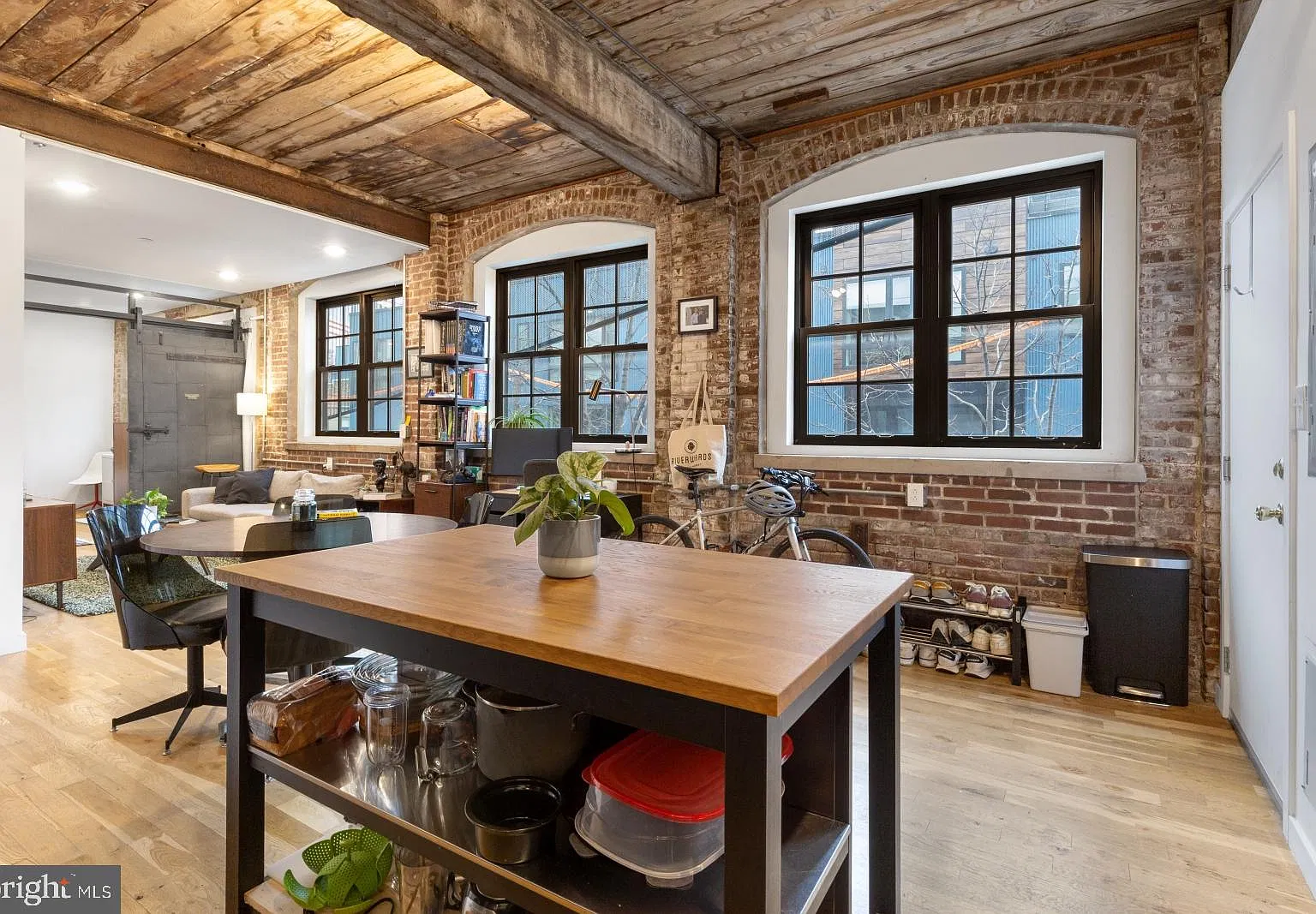 1 bed, 1.0 bath, $1,625 — Photo 1
