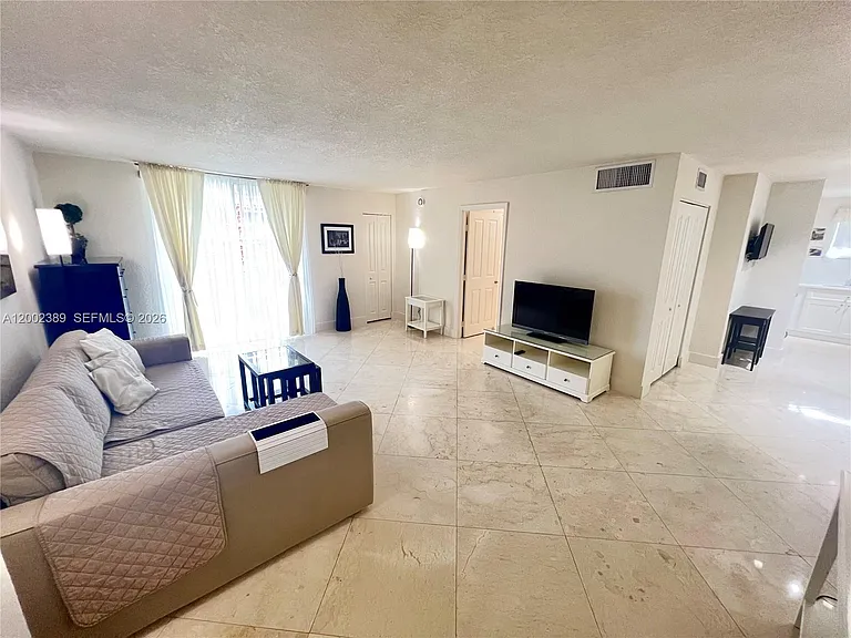 1750 James Ave #5D — Photo 7