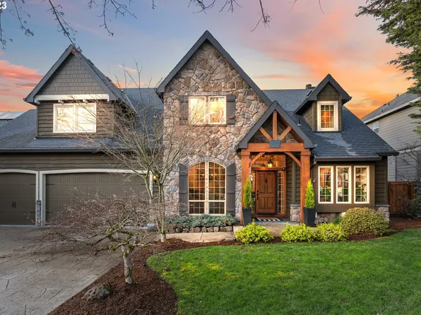 2062 Fields Dr, West Linn, OR 97068