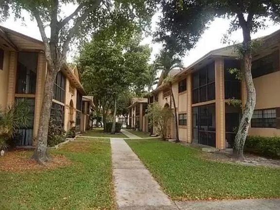 5th image of 19026 NW 62nd Ave