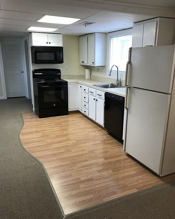 2nd image of 387 N End Blvd #1