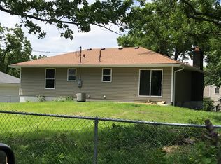 1261 High St, Leavenworth, KS 66048