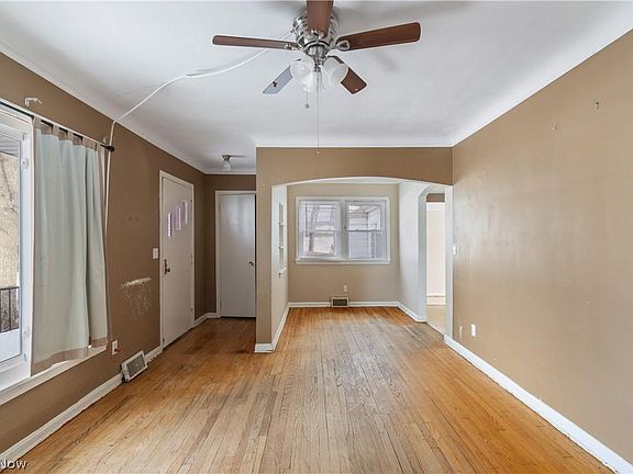 4th image of 477 Lakewood Ave