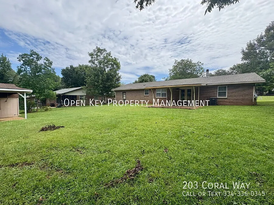 Fully Renovated 4BR / 2BA Home 10 Min to Ft. Rucker | Pet Friendly | Modern Finishes | Flexible L... — Photo 4