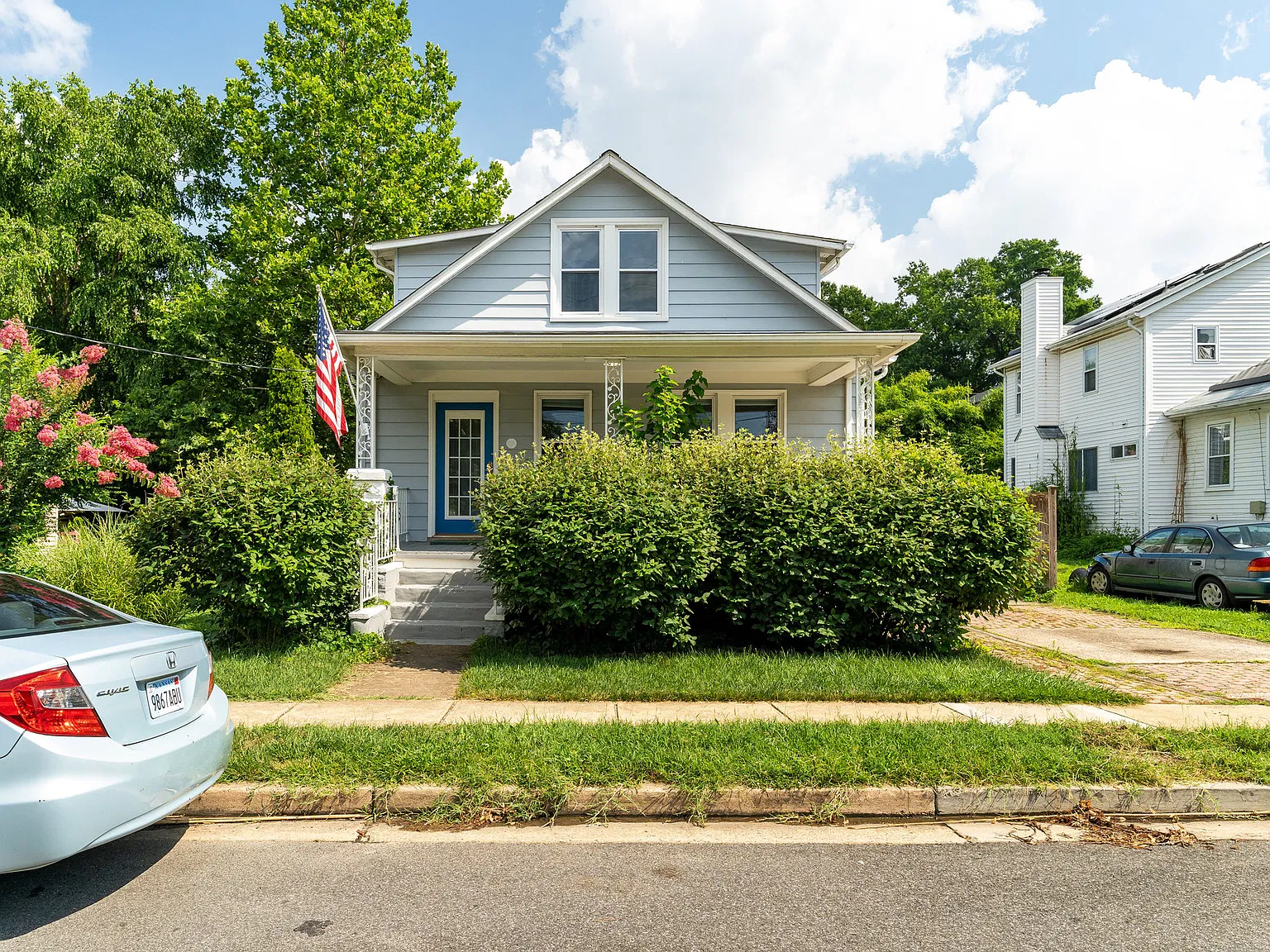 5 bed, 2210 sqft, $5,500 — Photo 2