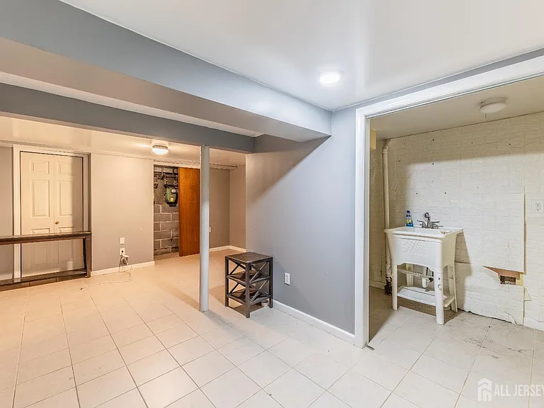 111 Emerson St #1 — Photo 10