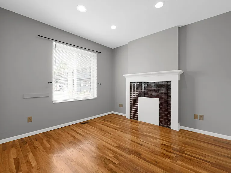 242 E 12th Ave #1 — Photo 16