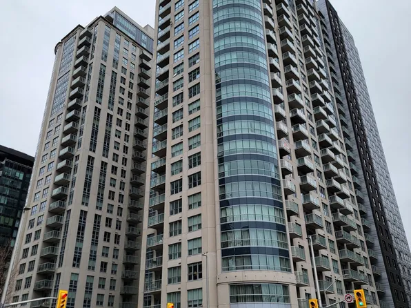 195 Besserer St #2102, Ottawa, ON K1N 0B6