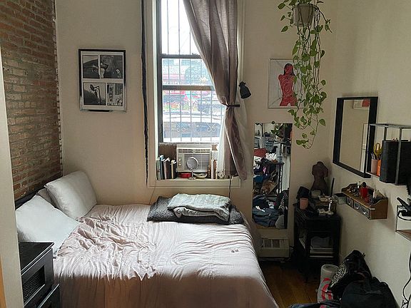 5th image of 293 Irving Ave #1C
