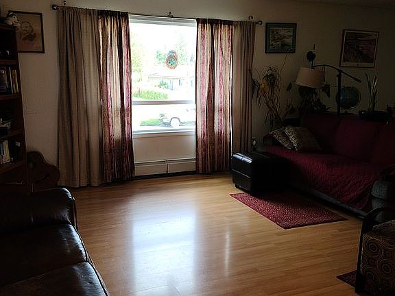 Upstairs livingroom