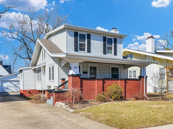 207 Willard Ave, Bloomington, IL 61701