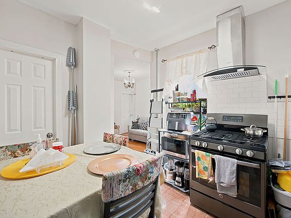 3rd image of 350 S 4th St APT 4F