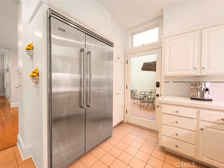 3546 Dixie Canyon Pl — Photo 13