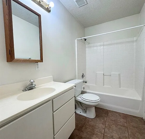 18 N 200 E #103 — Photo 5