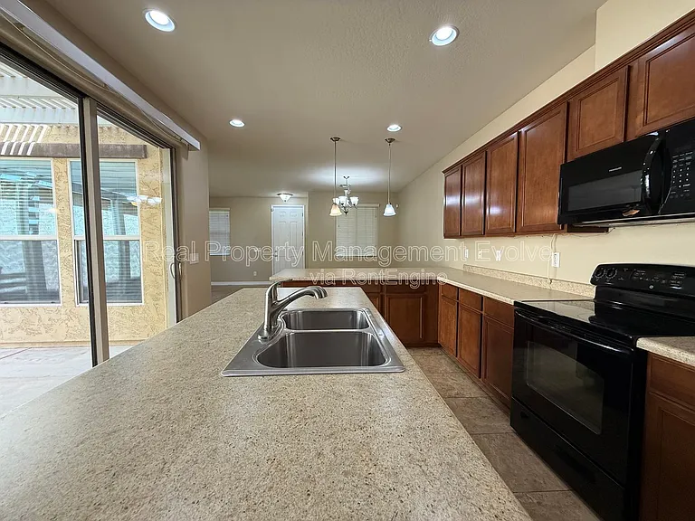 9020 W Nicolet Ave — Photo 11