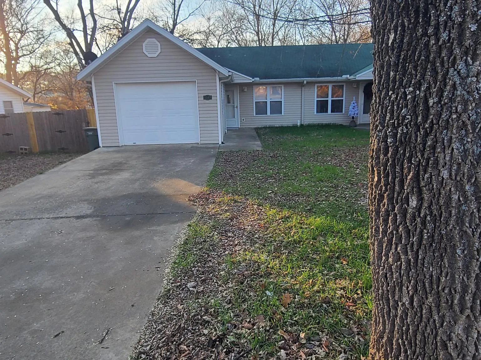 2 bed, 940 sqft, $1,300 — Photo 2