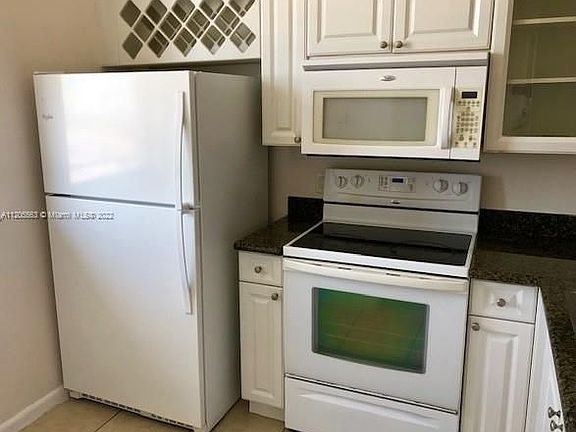 3rd image of 1 Glen Royal Pkwy APT 907