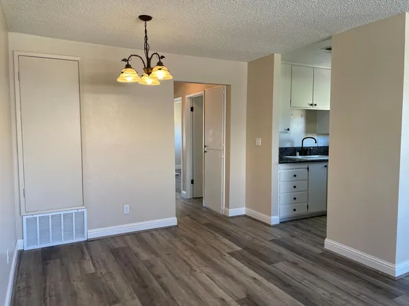 3665 Sapphire Dr APT 4, Auburn, CA 95602